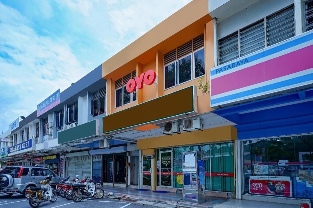 Oyo 89850 Mutiara Motel Pantai Cenang  Exterior photo